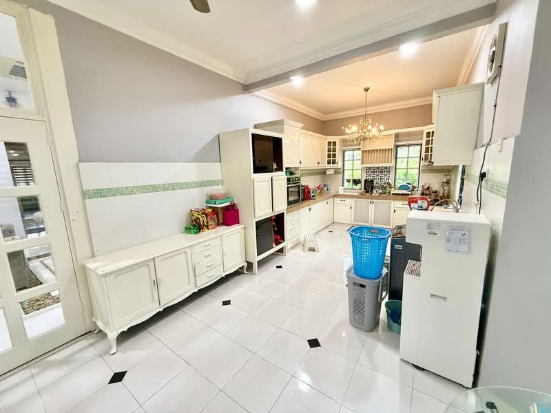 Rumah Banglo untuk Dijual di Kota Damansara (Selangor) - Reena Sarif - Kitchen - PropertyGuru.com.my