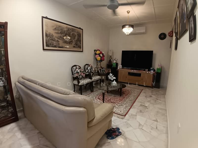 1-storey Terraced House for Sale in Taman Johor Jaya (Johor Bahru) - Coco Feng Lily - Living Room - PropertyGuru.com.my