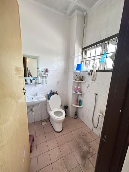 Rumah Teres 2 Tingkat untuk Dijual di Taman Setia Indah (Tebrau) - Andy Chan - Bathroom - PropertyGuru.com.my