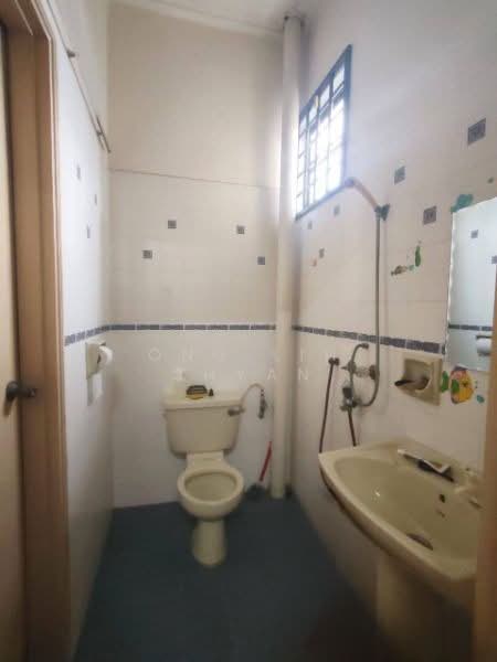 Rumah Teres 2 Tingkat untuk Dijual di Taman Daya (Johor Bahru) - Ong Lih Shyan - Bathroom - PropertyGuru.com.my