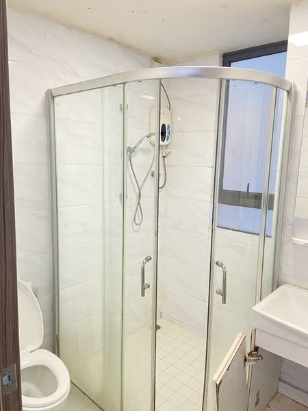 Apartment for Rent at Starview Bay @ Forest City - Alex Cheah - Bathroom - PropertyGuru.com.my