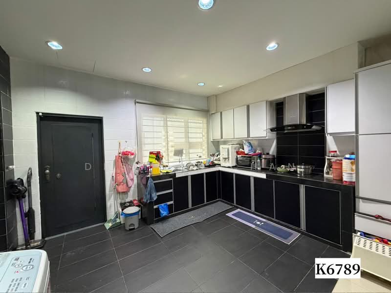 2-storey Terraced House for Sale in Bandar Botanic (Klang) - Desmond Chan - Kitchen - PropertyGuru.com.my