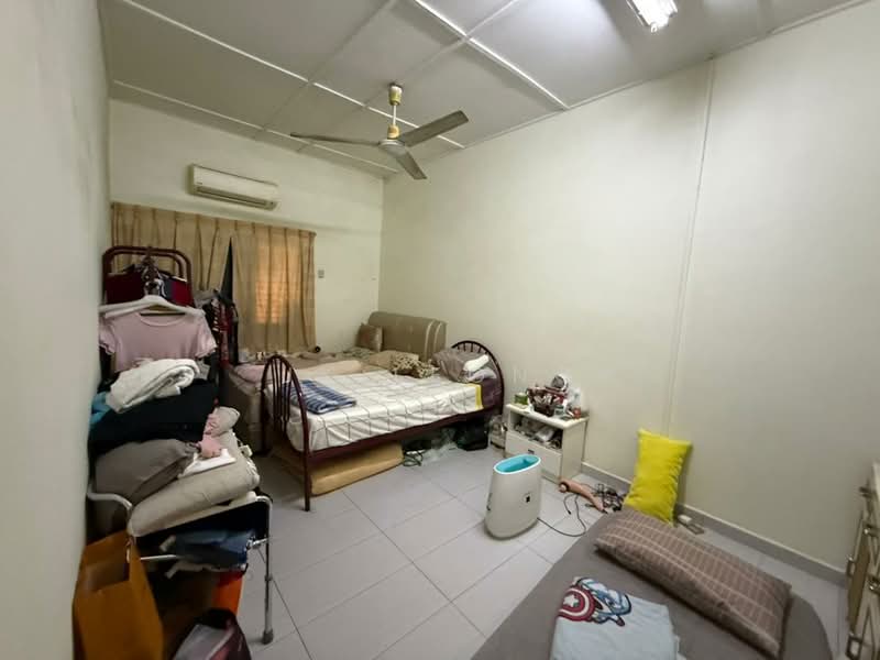 Rumah Flat untuk Dijual di Taman Kepong Indah - JK Leong - Bedroom - PropertyGuru.com.my