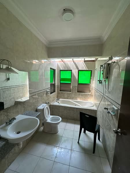 Semi-Detached House for Sale in Taman Mount Austin (Tebrau) - Kalai Selvan - Bathroom - PropertyGuru.com.my