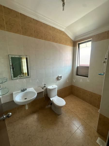 Semi-Detached House for Sale in Taman Mount Austin (Tebrau) - Kalai Selvan - Bathroom - PropertyGuru.com.my