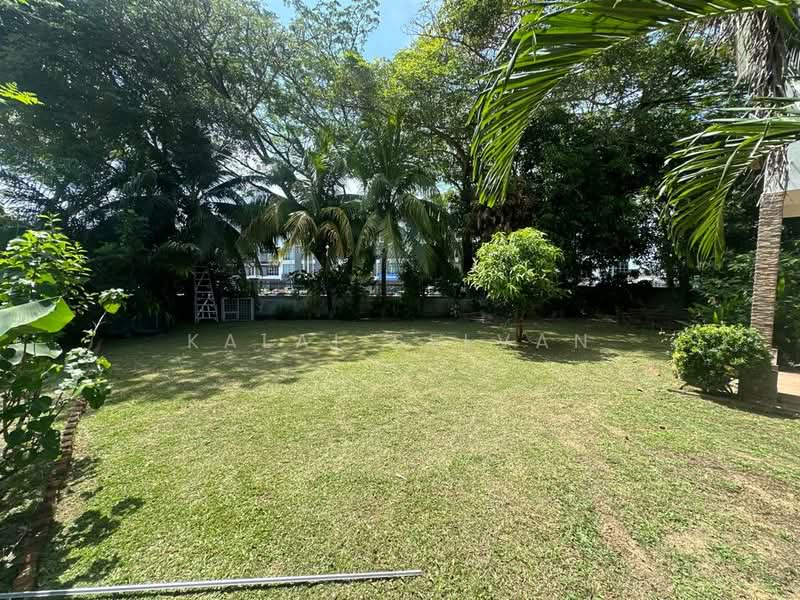 Semi-Detached House for Sale in Taman Mount Austin (Tebrau) - Kalai Selvan - Garden - PropertyGuru.com.my