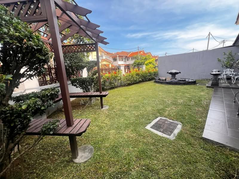 Semi-Detached House for Rent in Bandar Bukit Mahkota (Bangi) - Asna Abdul Rahman - Garden - PropertyGuru.com.my
