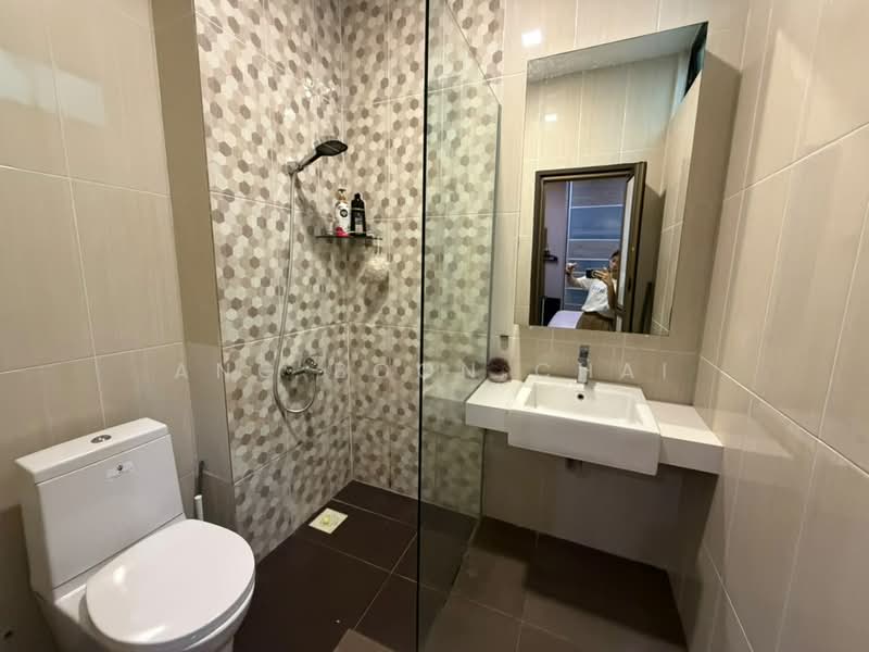 Cluster House for Sale in Senibong (Permas Jaya) - Ang Boon Chai - Bathroom - PropertyGuru.com.my