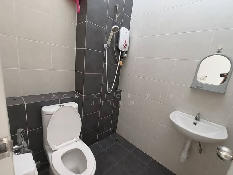 Rumah Teres 2 Tingkat untuk Disewa di Seksyen U13 (Setia Alam) - Jack Khor Phor Jiing - Bathroom - PropertyGuru.com.my