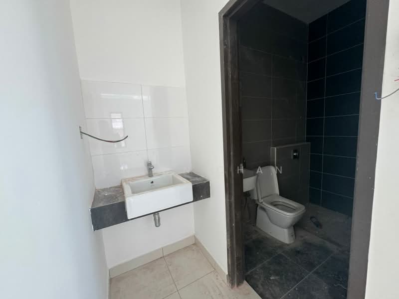 Semi-Detached House for Sale in Taman Seri Austin (Tebrau) - Shawn Chan - Bathroom - PropertyGuru.com.my