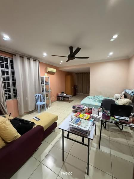 Rumah Berkembar untuk Dijual di Klang (Selangor) - Desmond Chan - Living Room - PropertyGuru.com.my