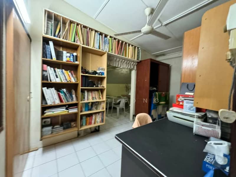 Rumah Teres 1 Tingkat untuk Dijual di Kampung Laksamana (Batu Caves) - May Liong - Study - PropertyGuru.com.my