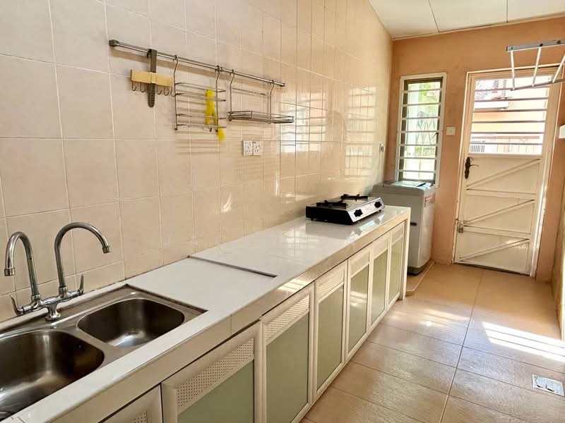 Cluster House for Rent in Bandar Putra (Kulai) - Jacky Ong - Kitchen - PropertyGuru.com.my