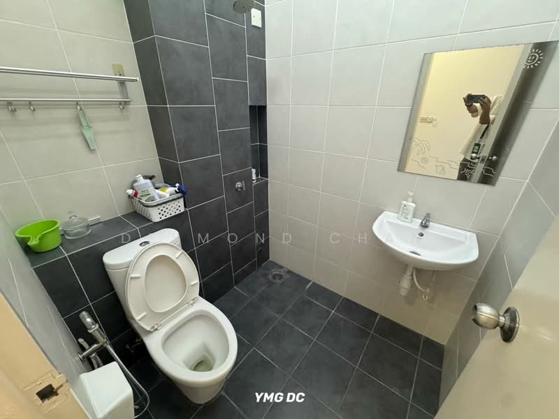 2-storey Terraced House for Sale in Setia Alam (Selangor) - Desmond Chan - Bathroom - PropertyGuru.com.my