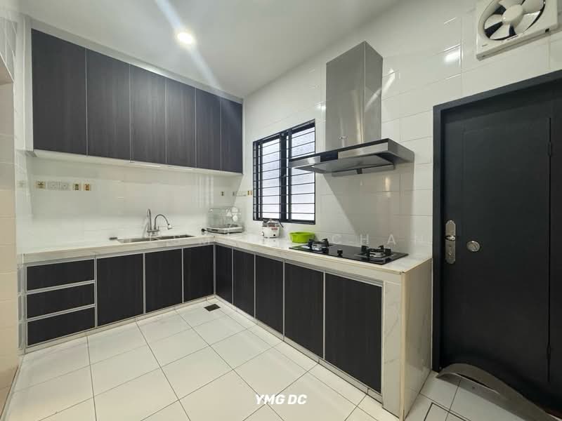 2-storey Terraced House for Sale in Setia Alam (Selangor) - Desmond Chan - Kitchen - PropertyGuru.com.my