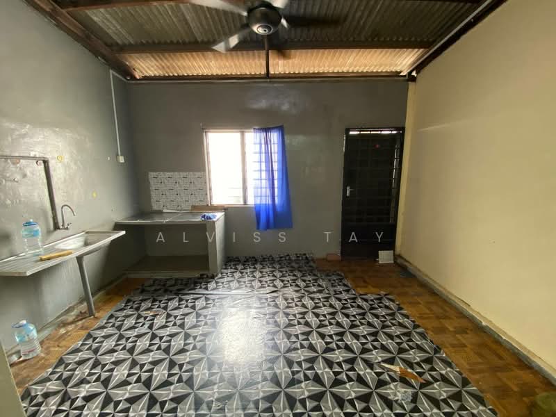 2-storey Terraced House for Sale in Taman Daya (Johor Bahru) - Alviss Tay - Kitchen - PropertyGuru.com.my