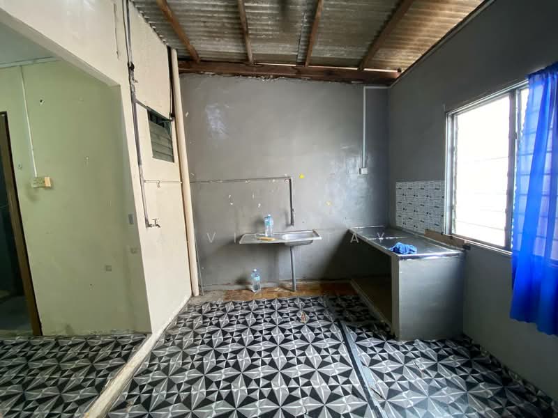 2-storey Terraced House for Sale in Taman Daya (Johor Bahru) - Alviss Tay - Kitchen - PropertyGuru.com.my