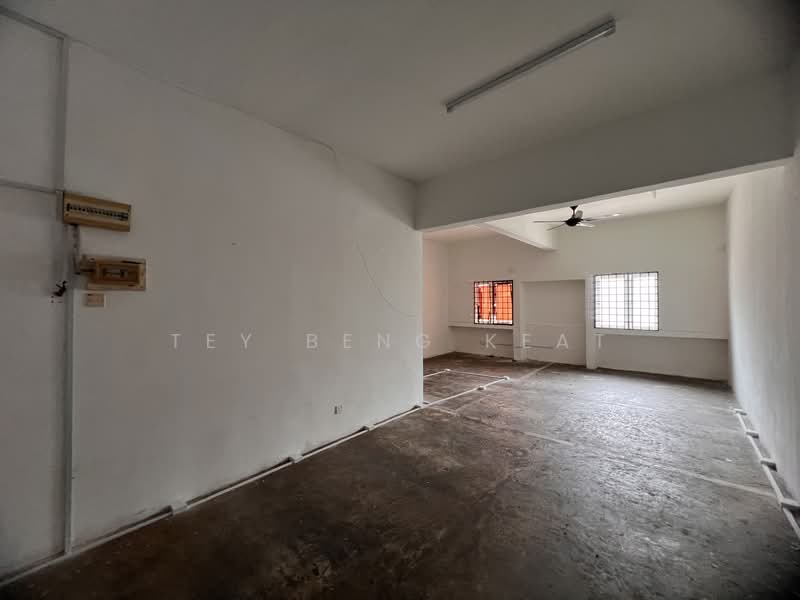 Shop / Office for Rent in Taman Muda (Ampang) - Tey Beng Keat - Interior - PropertyGuru.com.my