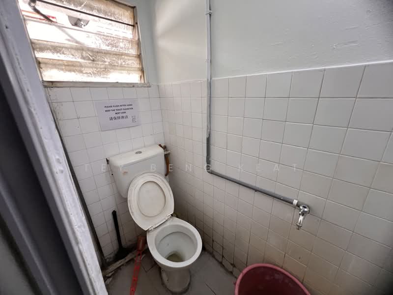 Shop / Office for Rent in Taman Muda (Ampang) - Tey Beng Keat - Bathroom - PropertyGuru.com.my