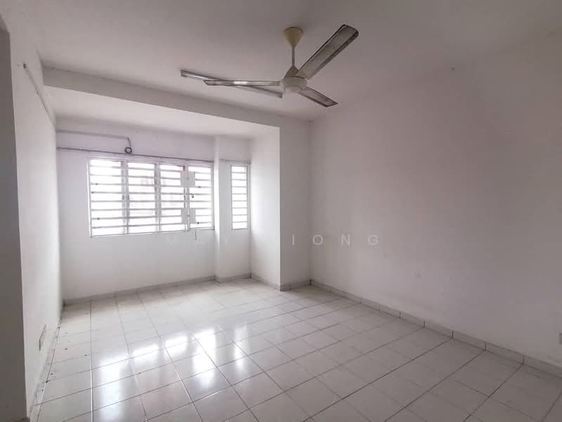 2-storey Terraced House for Sale in Rawang (Selangor) - May Liong - Living Room - PropertyGuru.com.my