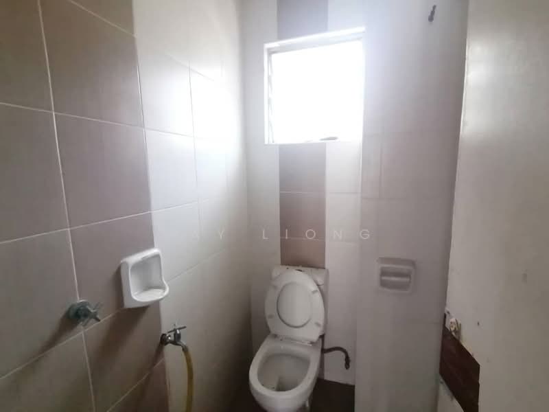 2-storey Terraced House for Sale in Rawang (Selangor) - May Liong - Bathroom - PropertyGuru.com.my