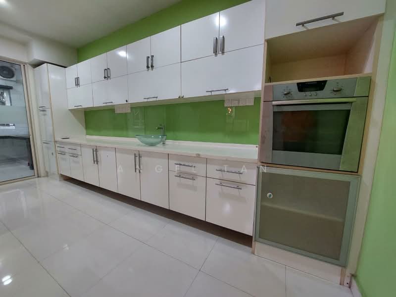 3-storey Terraced House for Sale in Taman Esplanad (Bukit Jalil) - Angel Tan - Kitchen - PropertyGuru.com.my