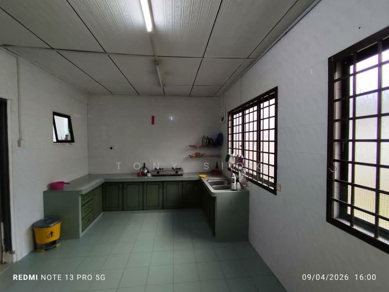 Rumah Teres 1 Tingkat untuk Disewa di Taman Century (Johor Bahru) - Tony Siok - Kitchen - PropertyGuru.com.my
