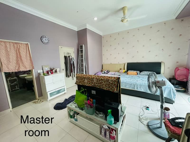 2-storey Terraced House for Sale in Setia Indah (Setia Alam) - Bee Har Chew - Master Bedroom - PropertyGuru.com.my