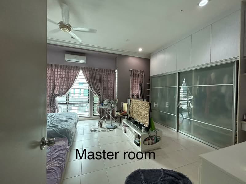 2-storey Terraced House for Sale in Setia Indah (Setia Alam) - Bee Har Chew - Master Bedroom - PropertyGuru.com.my