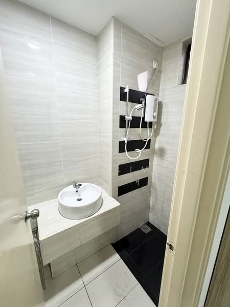Service Residence for Rent at D'Summit Residences - CK Lim - Bathroom - PropertyGuru.com.my