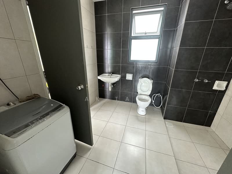 Servis Apartment untuk Disewa di D'Pulze Cyberjaya - AK TAY - Bathroom - PropertyGuru.com.my
