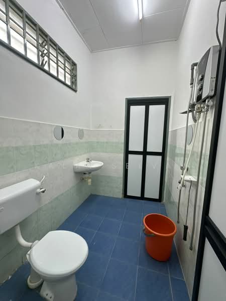 2-storey Terraced House for Sale in Taman Sri Pulai Perdana (Skudai) - Kalai Selvan - Bathroom - PropertyGuru.com.my