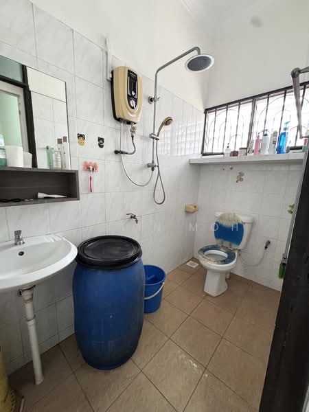 2-storey Terraced House for Sale in Taman Johor Jaya (Johor Bahru) - Austin Moh - Bathroom - PropertyGuru.com.my