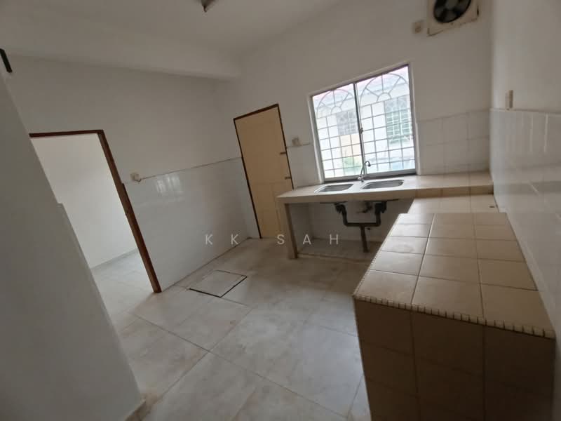 Rumah Teres 2 Tingkat untuk Dijual di Taman Putra Kajang (Kajang) - KK Sah - Kitchen - PropertyGuru.com.my