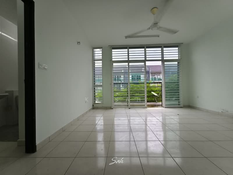 3-storey Terraced House for Sale in Bandar Puteri Bangi (Bangi) - KK Sah - Living Room - PropertyGuru.com.my