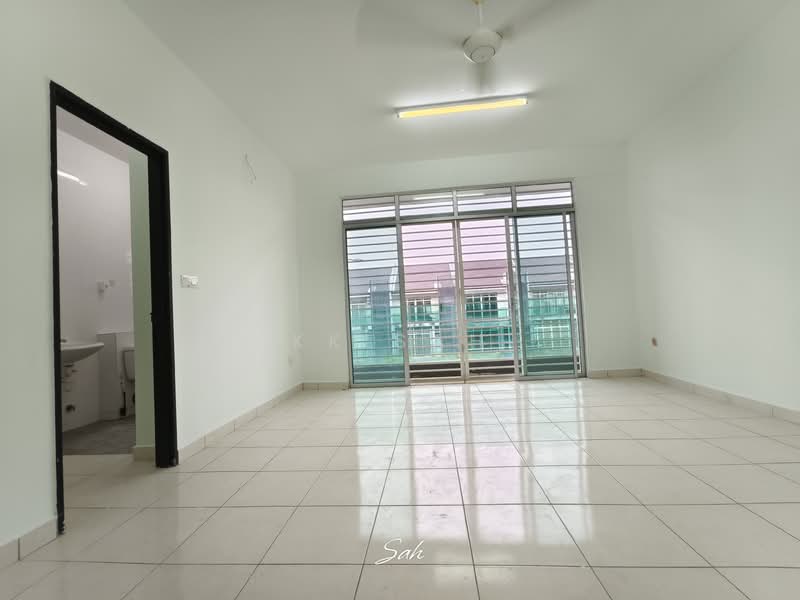 3-storey Terraced House for Sale in Bandar Puteri Bangi (Bangi) - KK Sah - Living Room - PropertyGuru.com.my