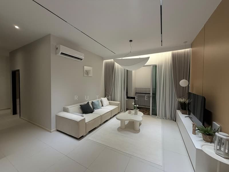 Kondominium untuk Dijual di Goodwood Residence - Ruth Lee - Living Room - PropertyGuru.com.my