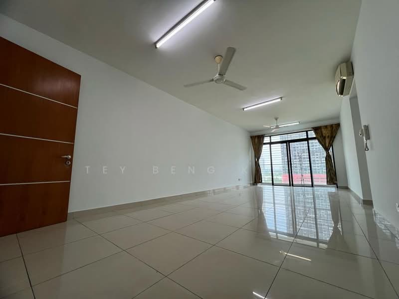 Kondominium untuk Dijual di The Z Residence - Tey Beng Keat - Living Room - PropertyGuru.com.my