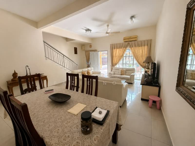 2-storey Terraced House for Sale in Seksyen 7 (Bangi) - Fazie Noor - Living Room - PropertyGuru.com.my
