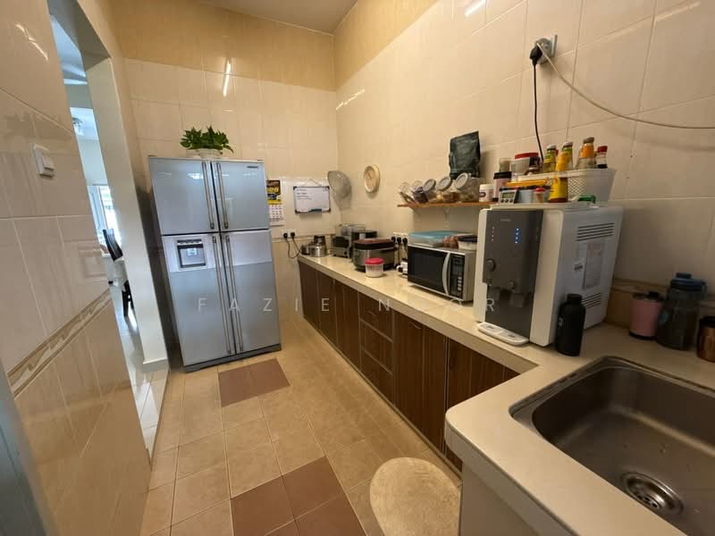 2-storey Terraced House for Sale in Seksyen 7 (Bangi) - Fazie Noor - Kitchen - PropertyGuru.com.my