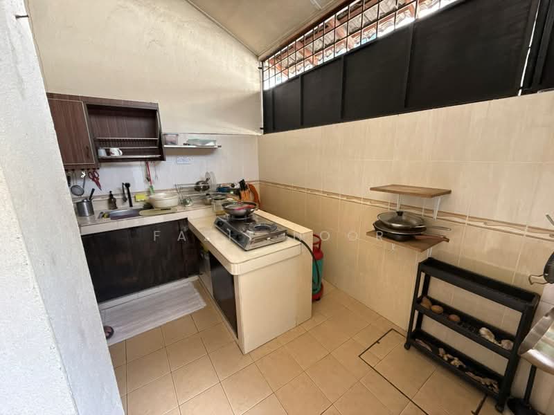 2-storey Terraced House for Sale in Seksyen 7 (Bangi) - Fazie Noor - Kitchen - PropertyGuru.com.my