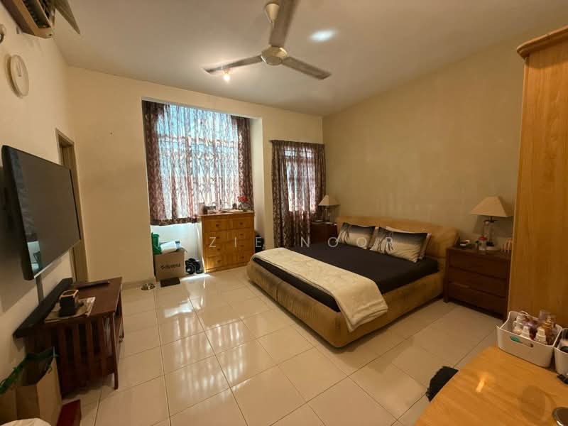 2-storey Terraced House for Sale in Seksyen 7 (Bangi) - Fazie Noor - Bedroom - PropertyGuru.com.my