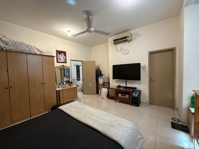 2-storey Terraced House for Sale in Seksyen 7 (Bangi) - Fazie Noor - Bedroom - PropertyGuru.com.my
