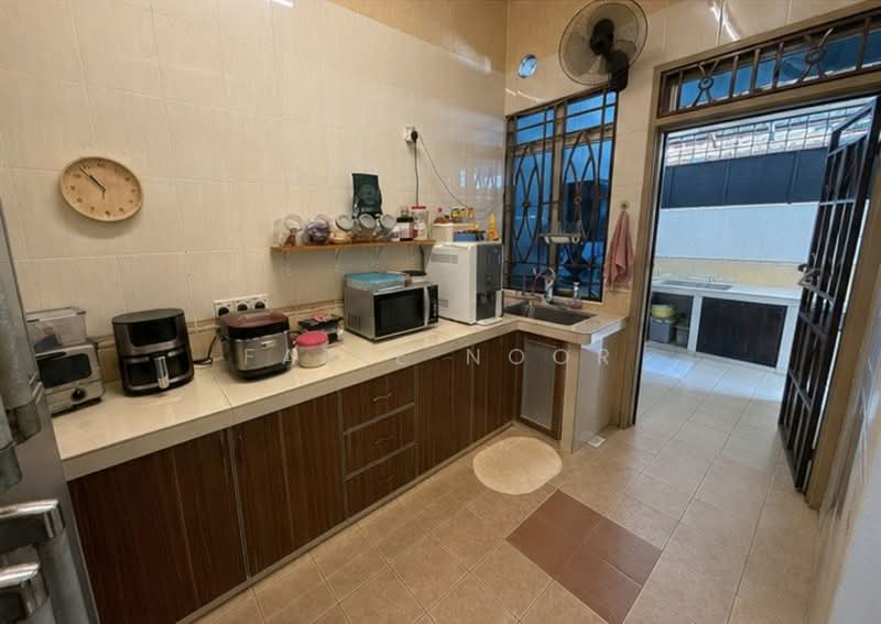 2-storey Terraced House for Sale in Seksyen 7 (Bangi) - Fazie Noor - Kitchen - PropertyGuru.com.my