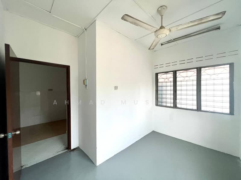 Rumah Teres 1 Tingkat untuk Dijual di Bandar Rinching Seksyen 4 (Semenyih) - Ahmad Muslim - PropertyGuru.com.my