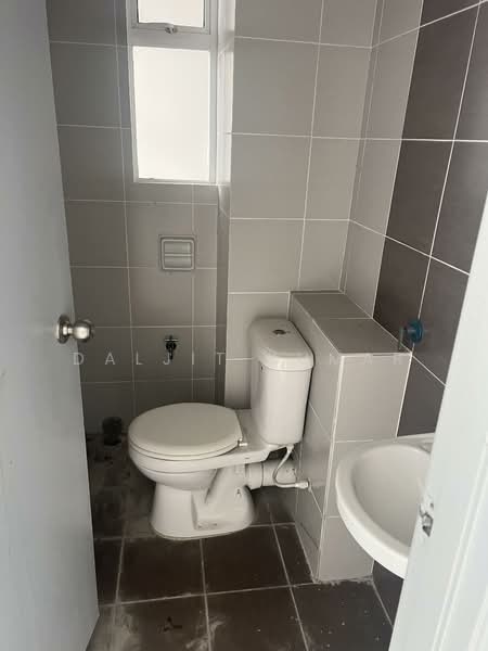 Kondominium untuk Dijual di M3 Residency - Daljit Kumar - Bathroom - PropertyGuru.com.my
