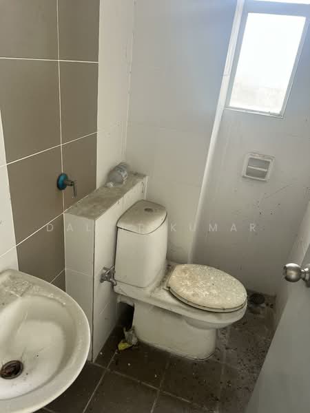 Kondominium untuk Dijual di M3 Residency - Daljit Kumar - Bathroom - PropertyGuru.com.my