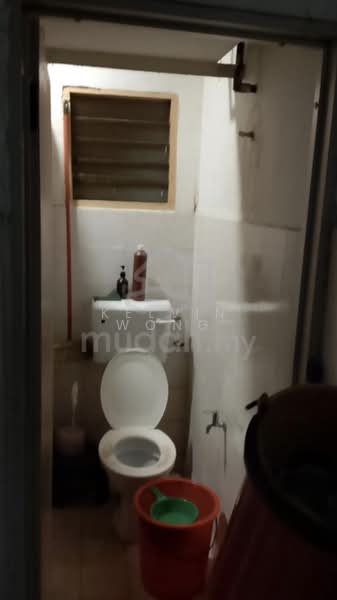 Flat for Sale at Gugusan Dedap - Kelvin Wong - Bathroom - PropertyGuru.com.my