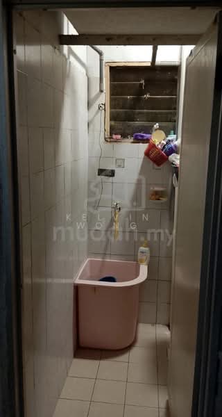 Flat for Sale at Gugusan Dedap - Kelvin Wong - Bathroom - PropertyGuru.com.my