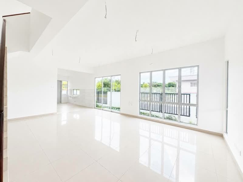2-storey Terraced House for Sale in Sungai Buloh (Selangor) - Fazie Noor - Living Room - PropertyGuru.com.my